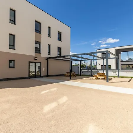 Le Patio - Parking By Primo Conciergerie *